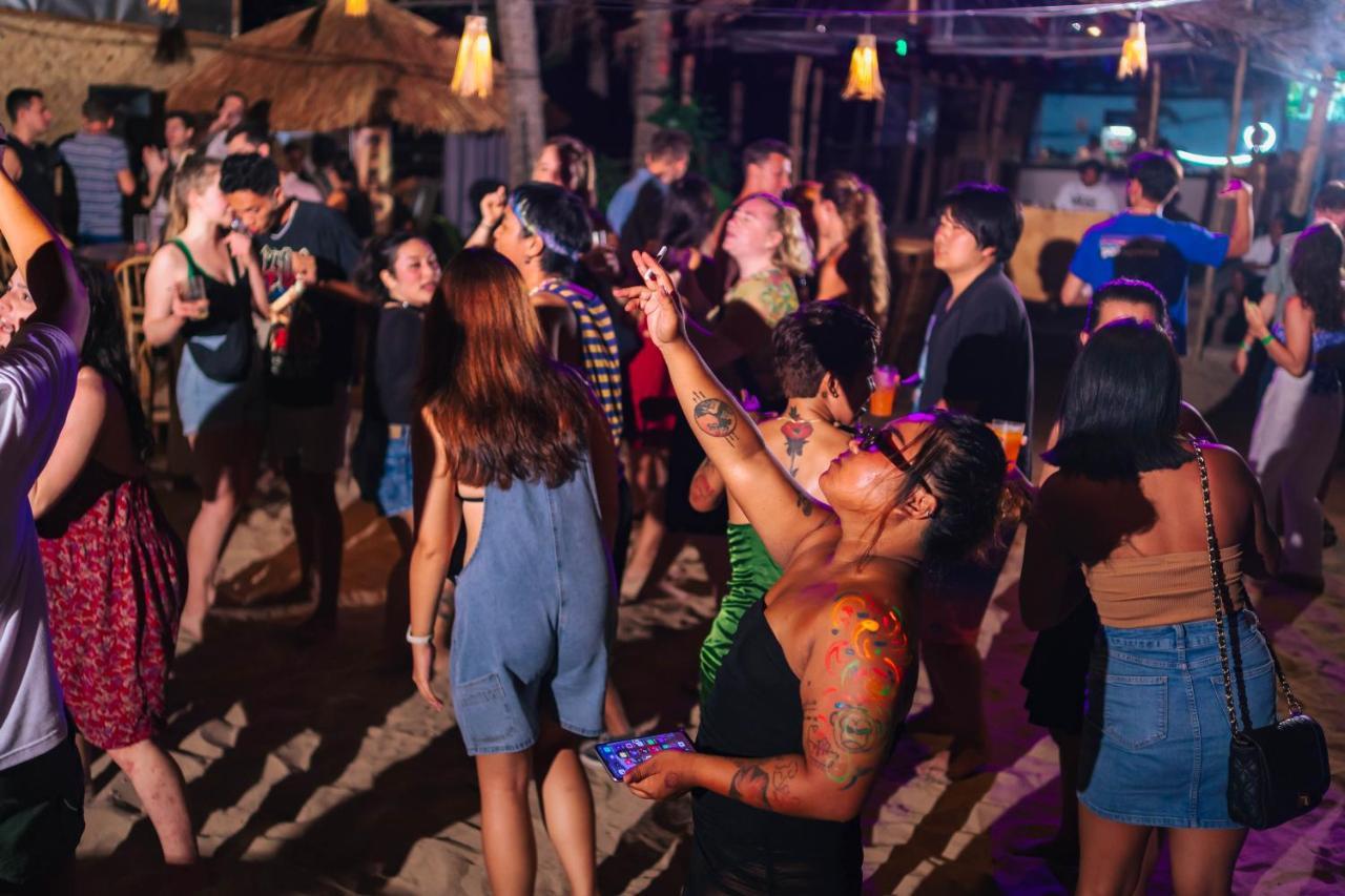 Mad Monkey Hostel Nacpan Beach (Adults Only) Эль-Нидо Экстерьер фото