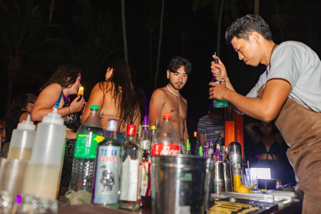 Mad Monkey Hostel Nacpan Beach (Adults Only) Эль-Нидо Экстерьер фото